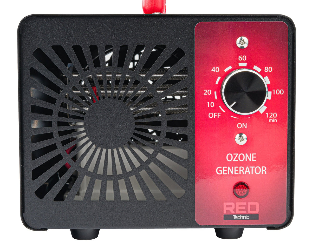 Ozongenerator Red Technic sett forfra med grill, rødt kontrollpanel og tidsur på 120 minutter