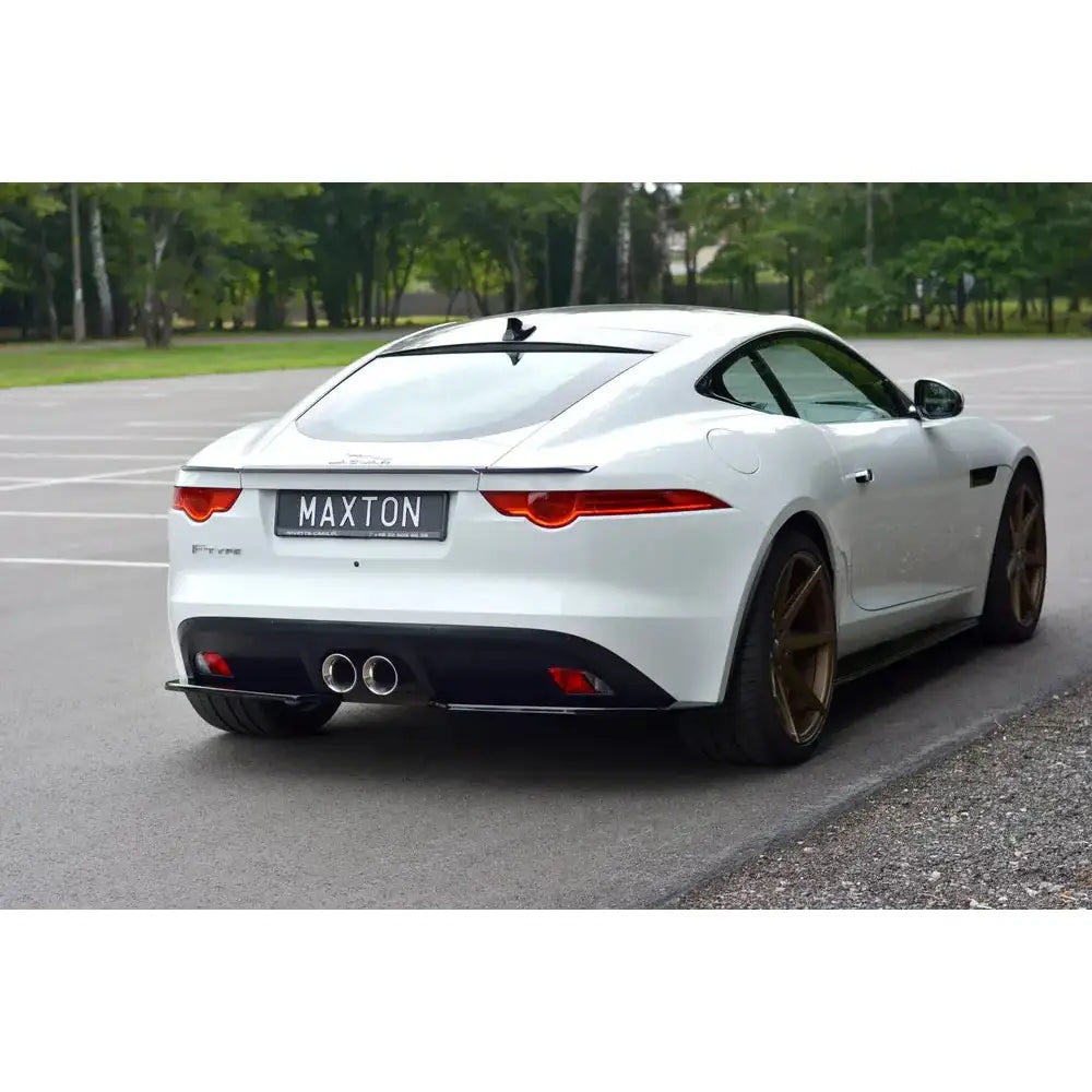 Sidesplittere bak Jaguar F-type