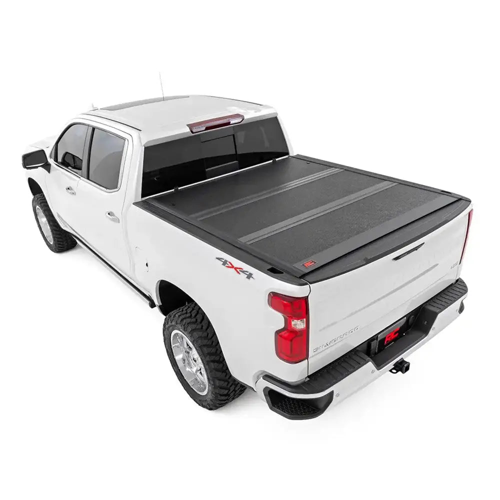 Solid Tri-fold Lavprofil Deksel Rough Country 5’10’ - Gmc Sierra 1500 19- - 4