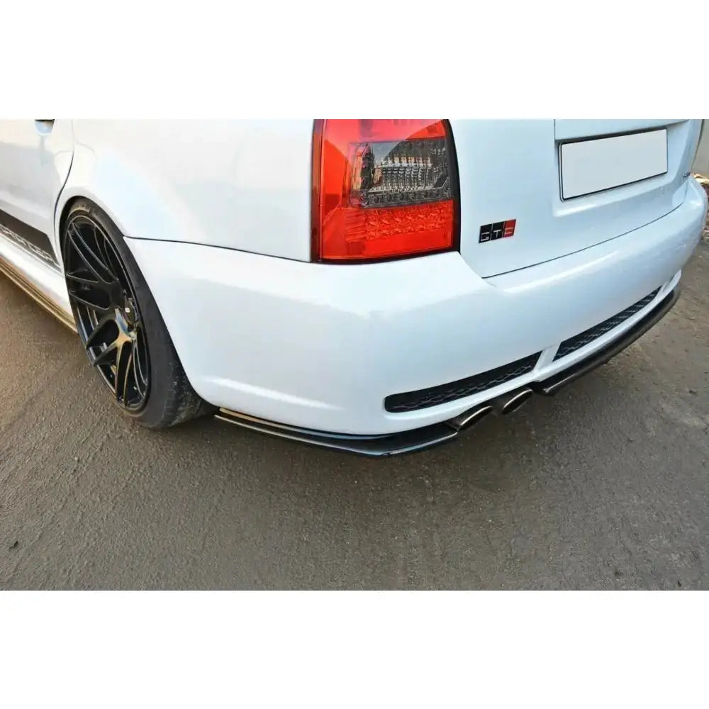 Splitter Bak Audi Rs4 B5 (with a Vertical Bar) - 3