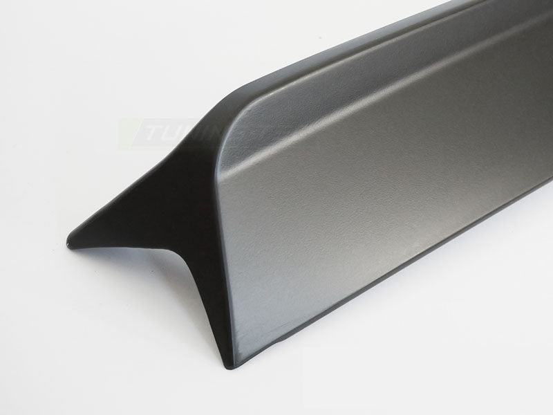 BMW E30 med bagasjelokkspoiler A-Style sett fra siden