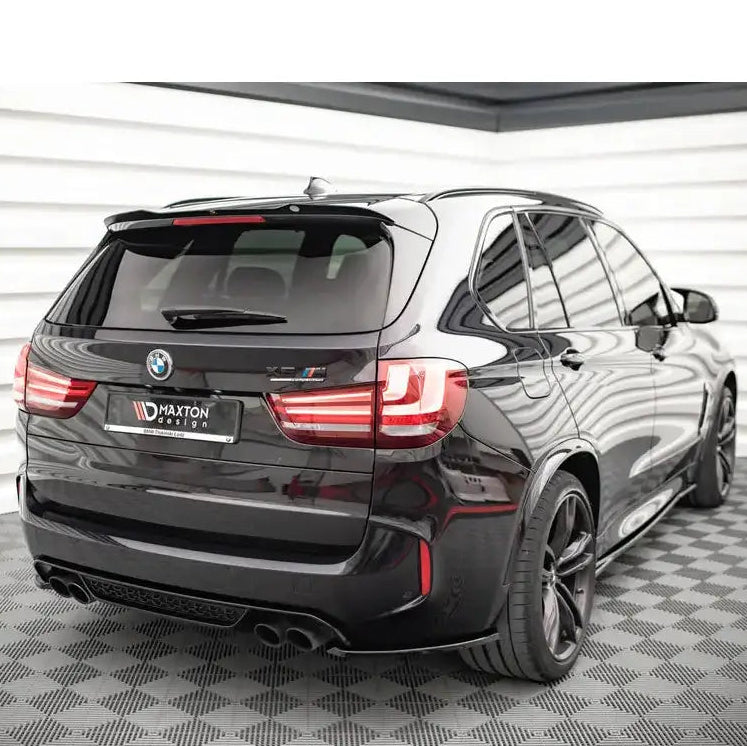 Spoiler BMW X5 M F15 14-18 nærbilde av takspoiler-profil i svart