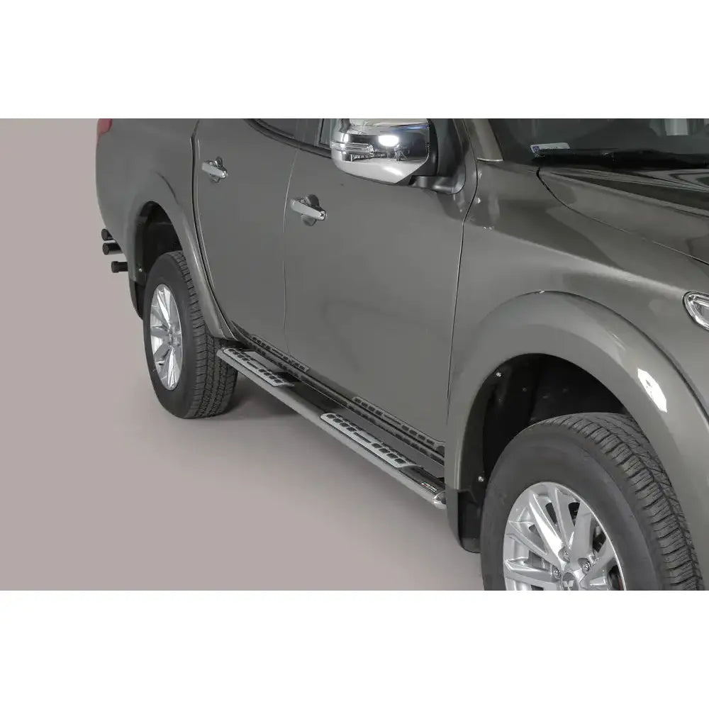 Stigtrinn Design Inox Mitsubishi L200 2015> Double Cab - Polert Stål 1