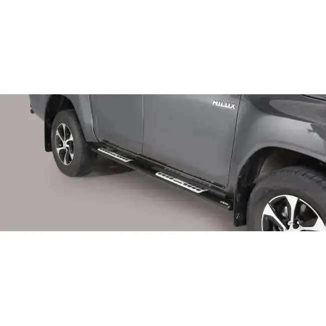 Stigtrinn Design Toyota Hilux Extra Cab 16-19