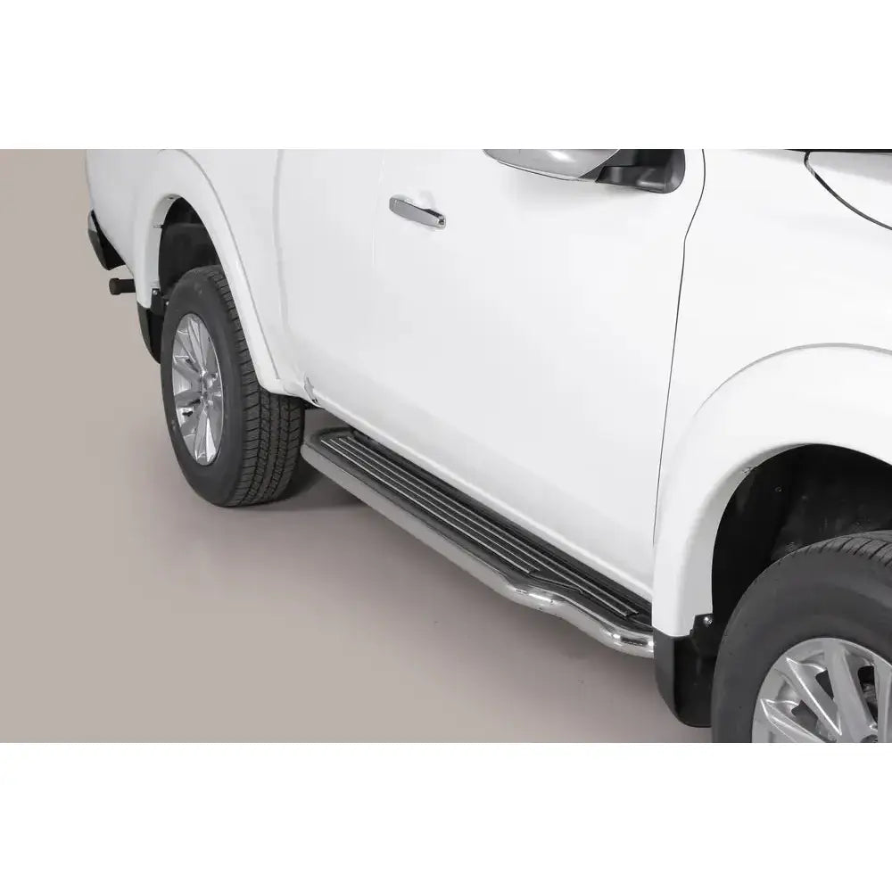 Stigtrinn Inox Mitsubishi L200 2015> Club Cab - Polert Stål 1