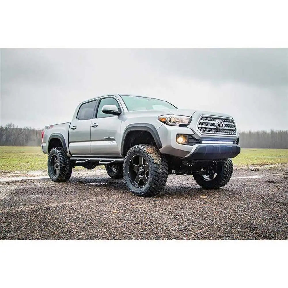 Stigtrinn Toyota Tacoma 16-23 - Rough Country Sidesteps 5’