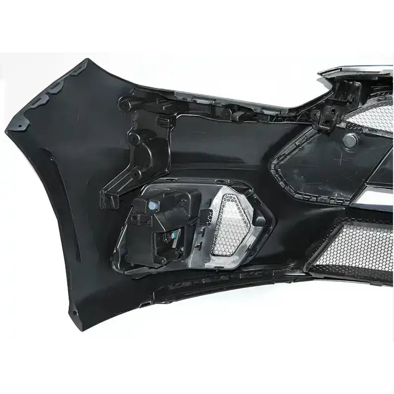 Frontbumper for Ford Focus 15-18 Sport RS sett fra innsiden med gitter og monteringsfester synlige.