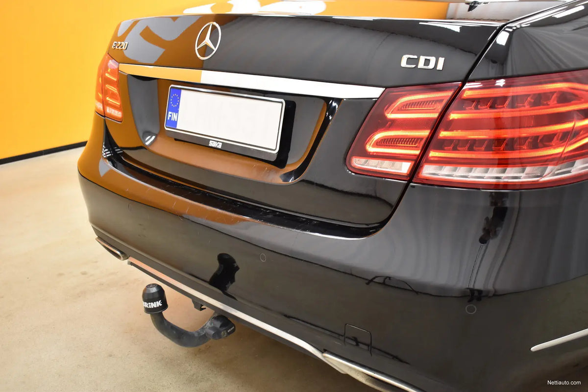 Brink avtagbart tilhengerfeste til Mercedes E (W212) Sedan montert under bakfangeren
