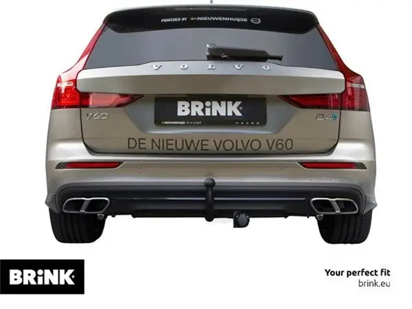 Brink tilhengerfeste til Volvo V60 III vist med usynlig utskjæring i bakfanger