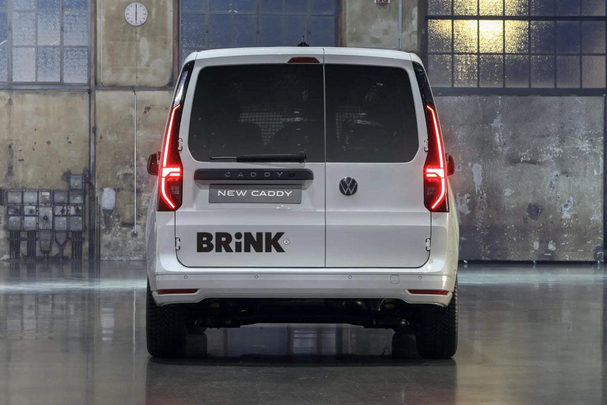 Tilhengerfeste fra Brink montert under bakfangeren på Vw Caddy V
