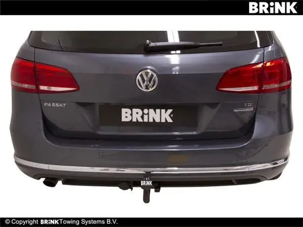Brink fastmontert tilhengerfeste til Vw Passat B7 sett bakfra