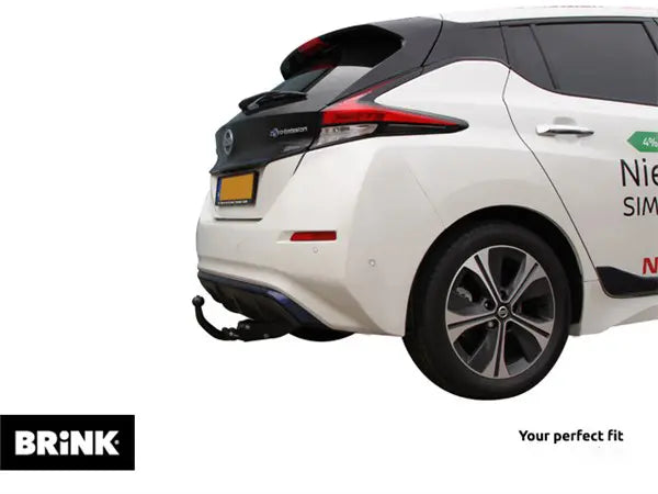 Brink avtagbart tilhengerfeste montert på Nissan Leaf II (2017-2024) sett bakfra