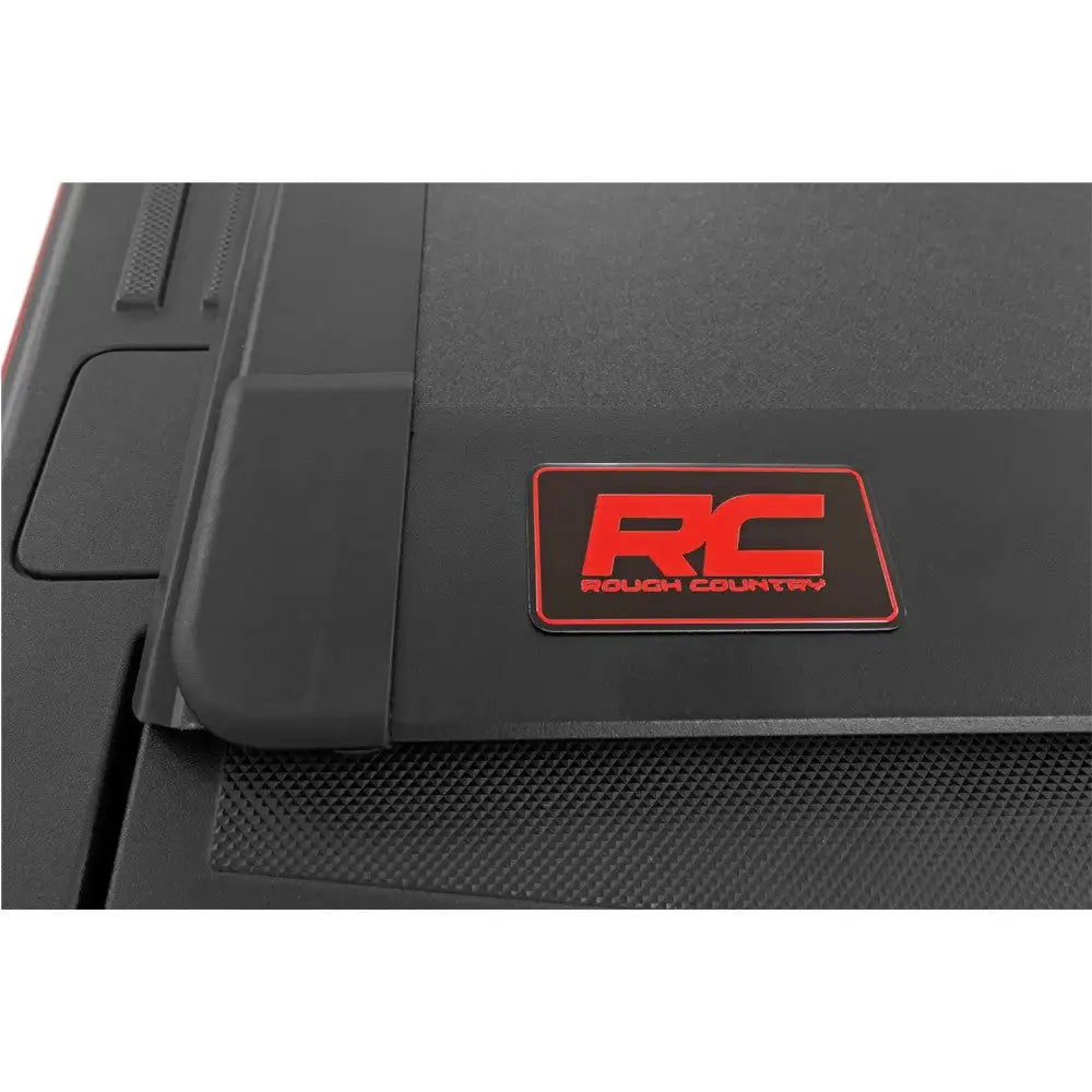 Tri-fold Flip-up Hard Cover Rough Country 5’7’ - Ford F150 15-20 - 10