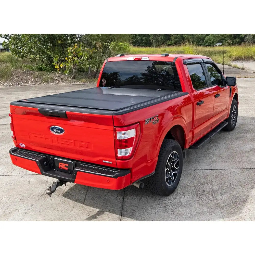 Tri-fold Flip-up Hard Cover Rough Country 5’7’ - Ford F150 15-20 - 11