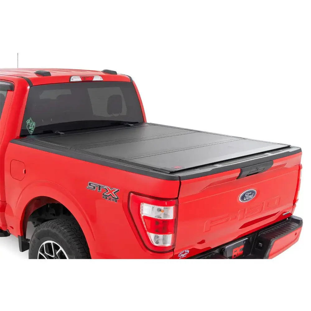 Tri-fold Flip-up Hard Cover Rough Country 5’7’’ - Ford F150 15-20