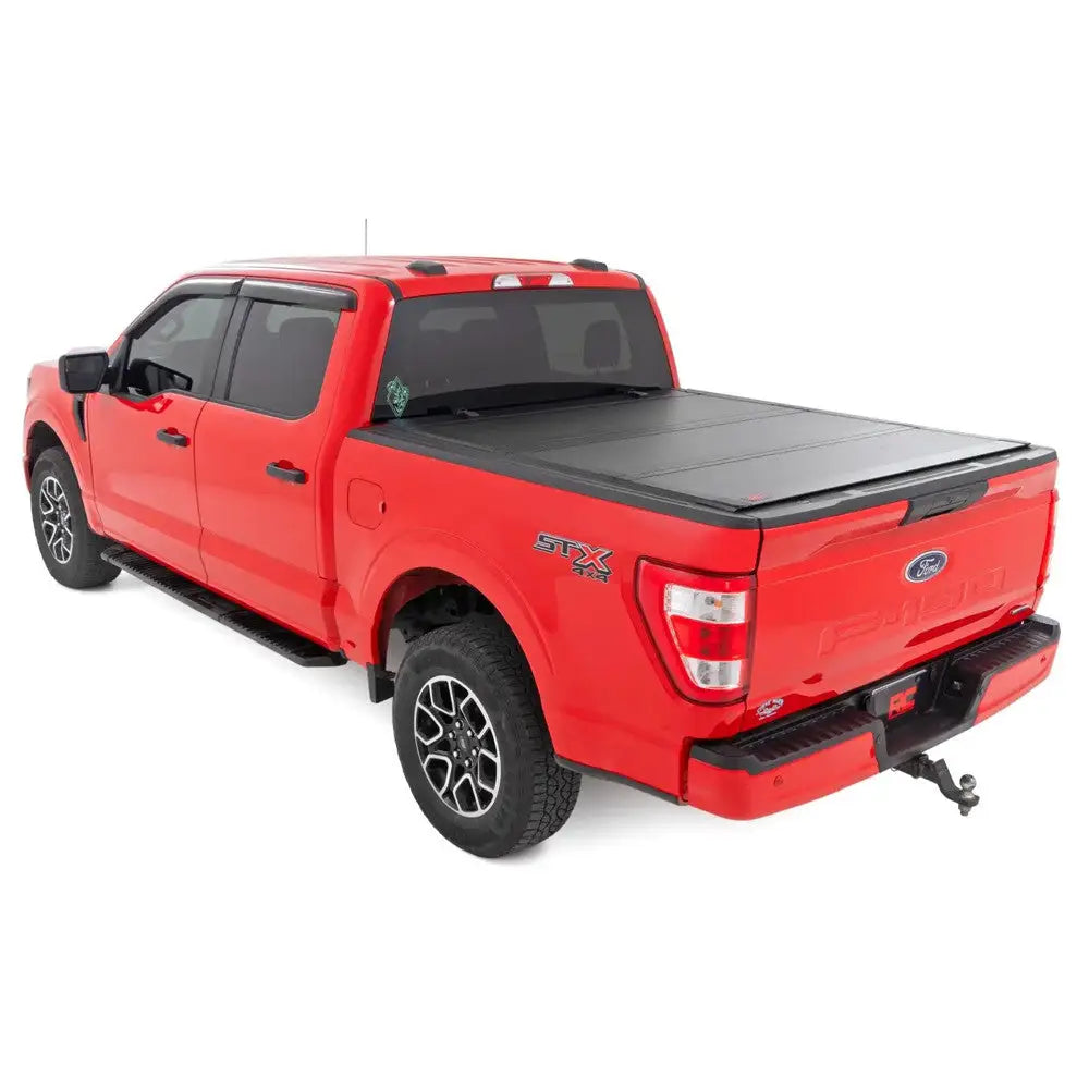 Tri-fold Flip-up Hard Cover Rough Country 5’7’ - Ford F150 15-20 - 4