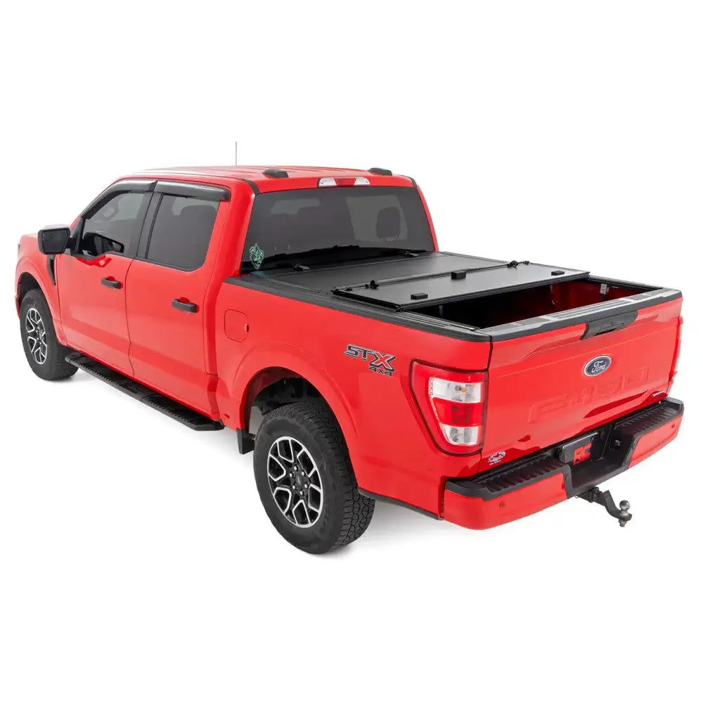 Tri-fold Flip-up Hard Cover Rough Country 5’7’ - Ford F150 15-20 - 5