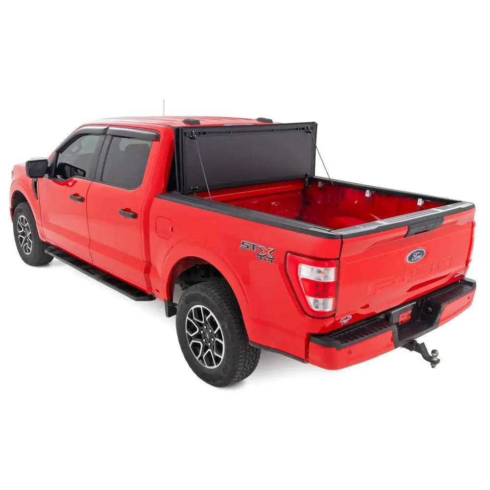 Tri-fold Flip-up Hard Cover Rough Country 5’7’ - Ford F150 15-20 - 7