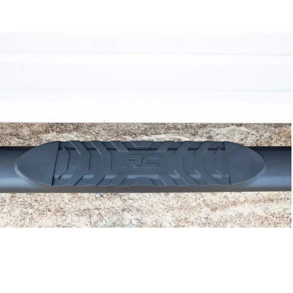 Trinn av Rough Country-daiveng for Mannskapbilen Ram 3500 10-22