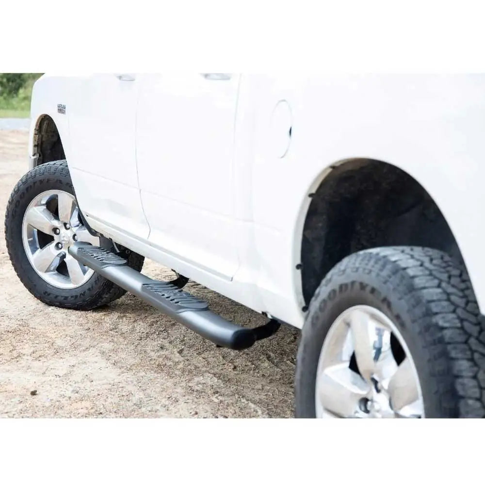 Trinn av Rough Country-daiveng for Mannskapbilen Ram 3500 10-22