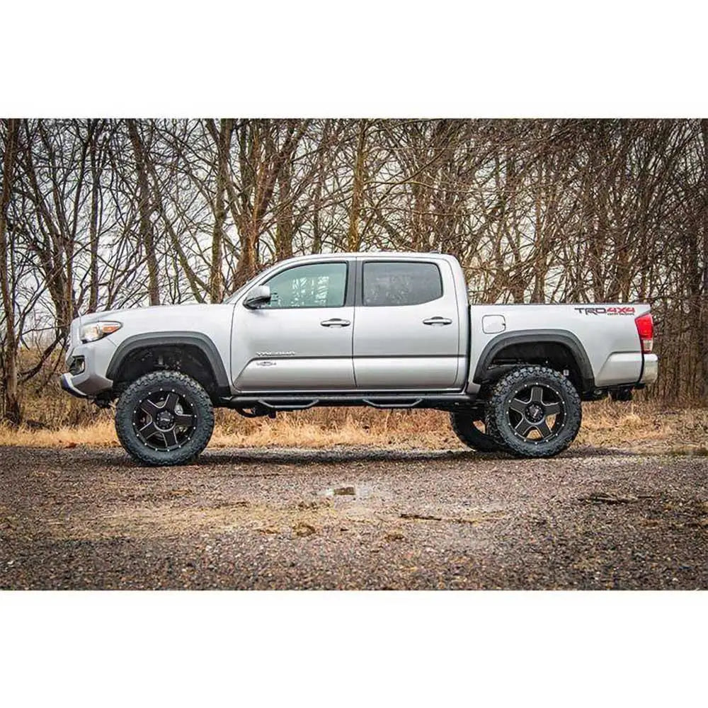 Trinn for Toyota Tacoma 05-15 - Rough Country Nerf Steps 6’