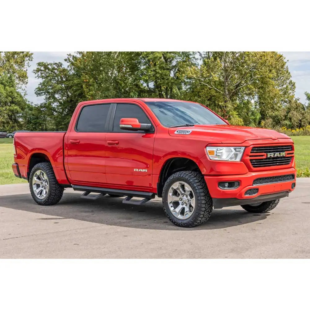 Trinn Justerbare Nivåer Rough Country Sr2 - Ram 1500 Dt 19-