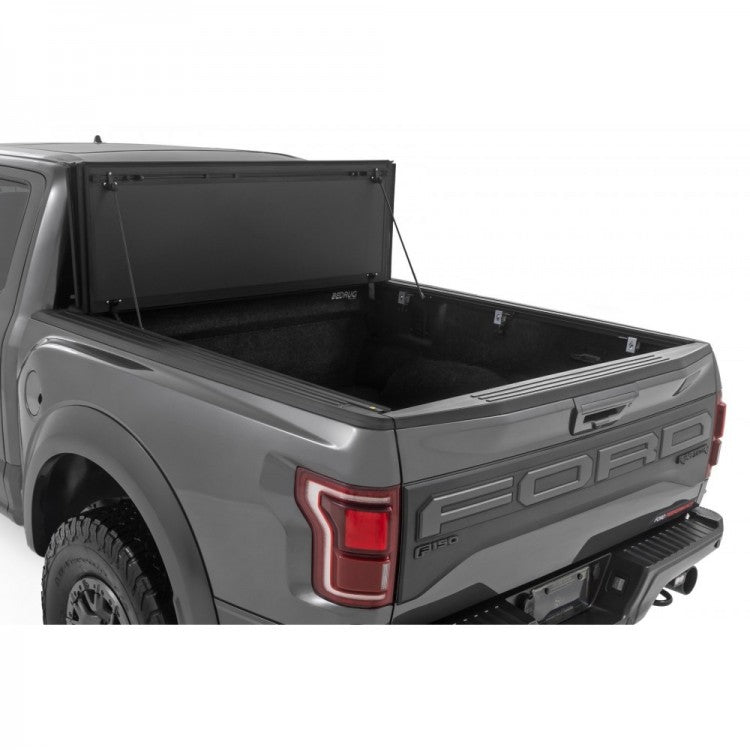 Rough Country Ford F‑150 Lightning hardt planlokk 5'7"