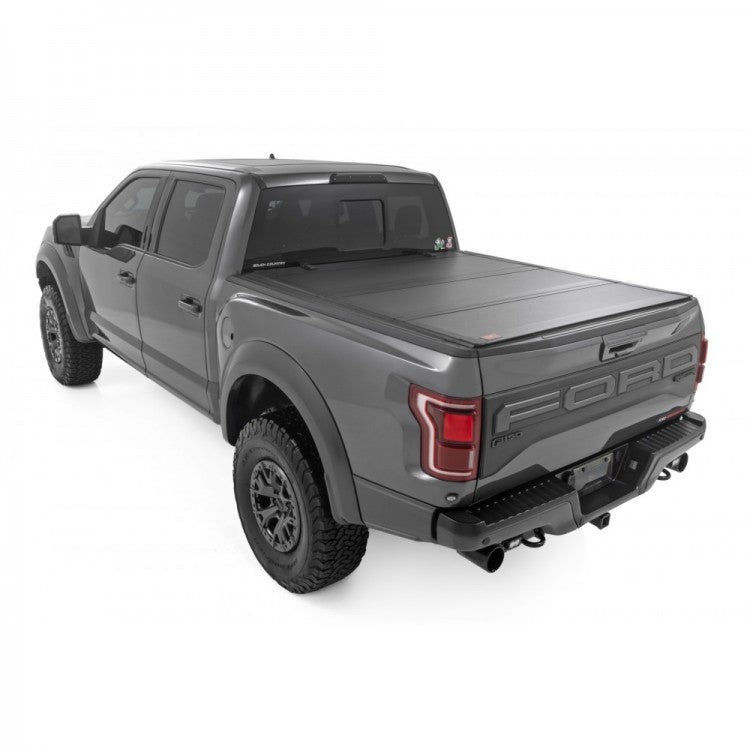 Rough Country Ford F‑150 Lightning hardt planlokk 5'7"