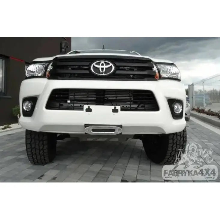 Vinsj Monteringsplate Toyota Hilux Revo 16- - 2