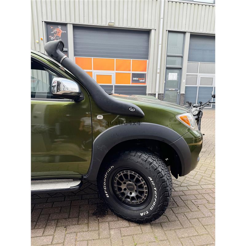 Snorkel til Toyota Hilux 05-15 montert langs A-stolpen