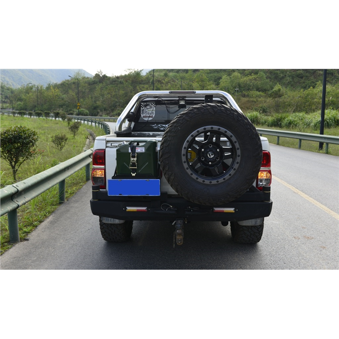 Snakeman 4WD støtfanger bak montert på Toyota Hilux 05-15
