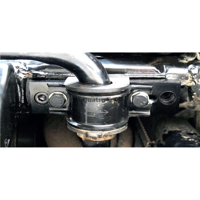 Detalj av senkebrakett for fremre stabilisator på Toyota Hilux 05-15